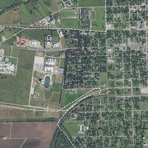 Male faints with abdominal pain near Third Street in Bay City