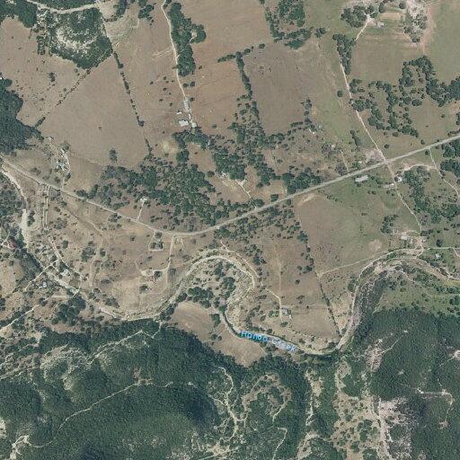 Disabled vehicle blocking lane on FM 470