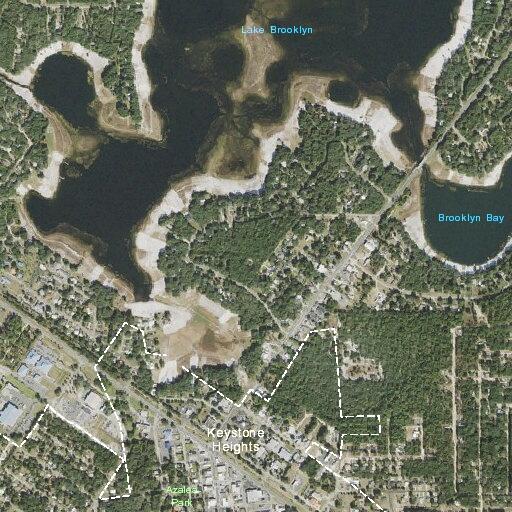 Small brush fire behind Keystone Heights building