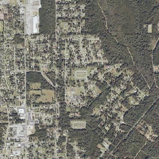 Female having trouble breathing near Bryant Circle in Brewton