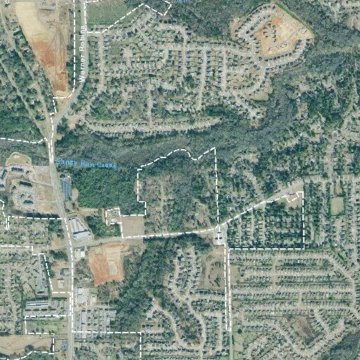 Caller reports screaming at apartment complex
