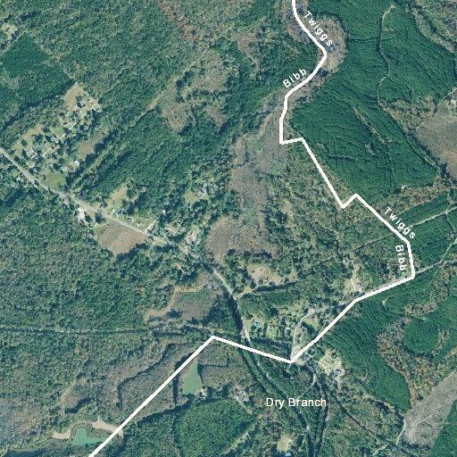 77-year-old man falls and is found after hours on ground