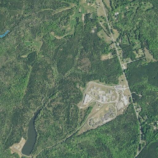 Drone reportedly drops package at prison