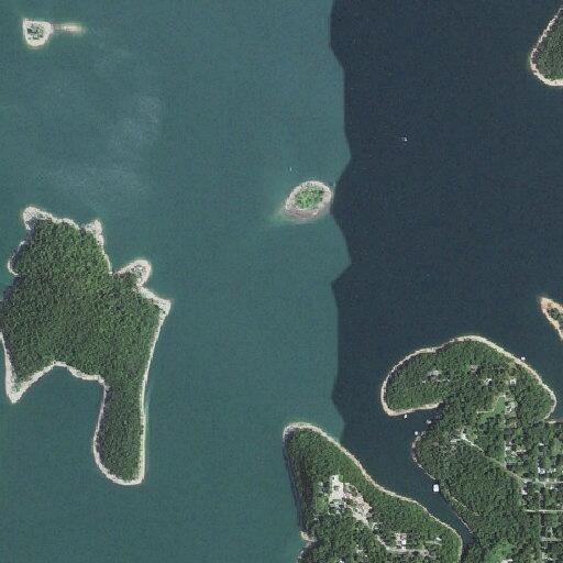 Elderly woman possibly having seizure near Pinehurst Point in Bull Shoals