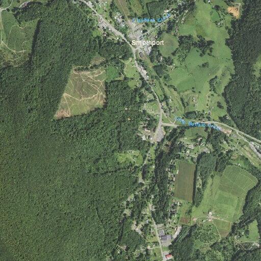 Vehicle hits pole on Highway 194 near Little’s Gym