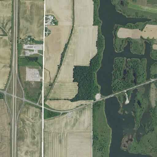 Boat spotter finds submerged car in lake at Blue Grass area