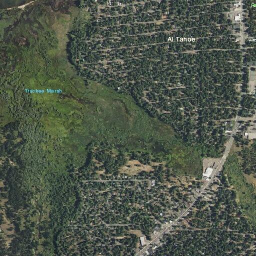 Disabled vehicle on Rubicon Trail awaiting help