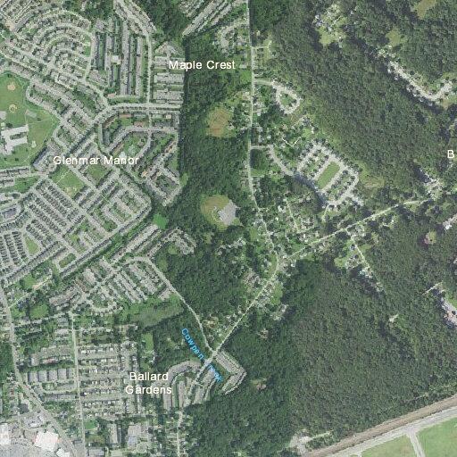 Brush fire reported on Leland Avenue