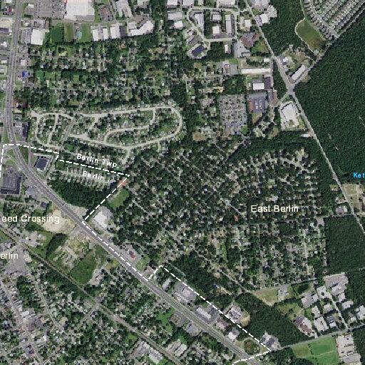 Small brush fire near Berlin shopping center