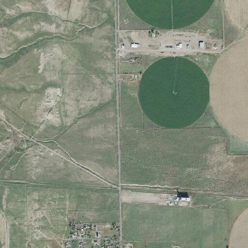Confused driver in gray minivan reported near Elberta