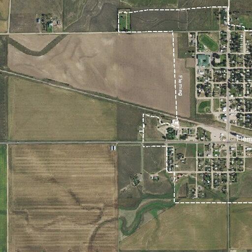 Man falls injuring arm near Fleming