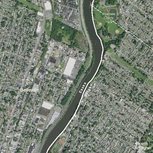 Person needs help with insulin pen at River Rd apartment