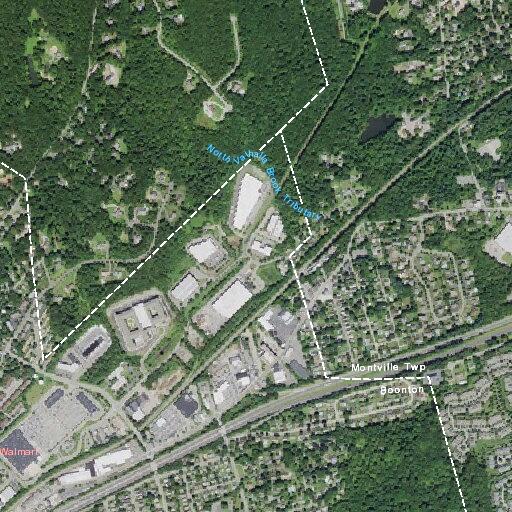 Disabled tractor trailer backing up traffic