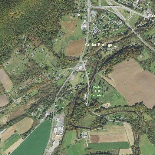 Single car crash near Mackeyville Road bank