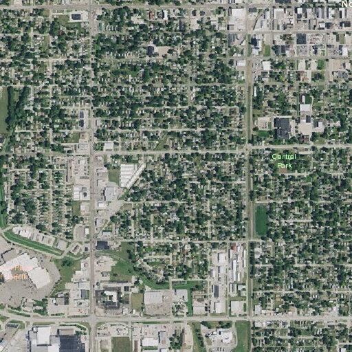 Male bicyclist injured after falling at Omaha Ave & S 13th St