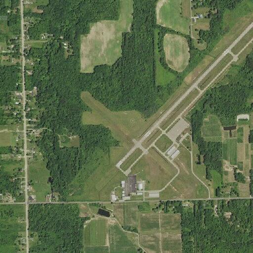 Single-engine plane crash off runway near South Haven Area Regional Airport