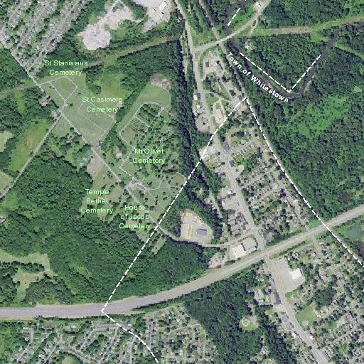 Odor of natural gas near High Street intersection