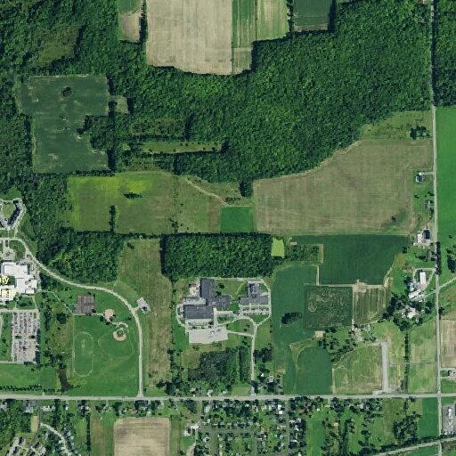 Traffic crash with reported hand injury on Saunders Settlement Rd