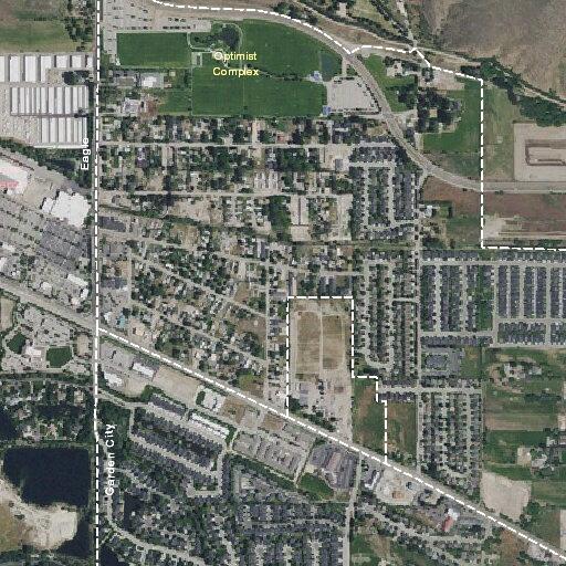 Person exhibiting abnormal behavior in Garden City apartment