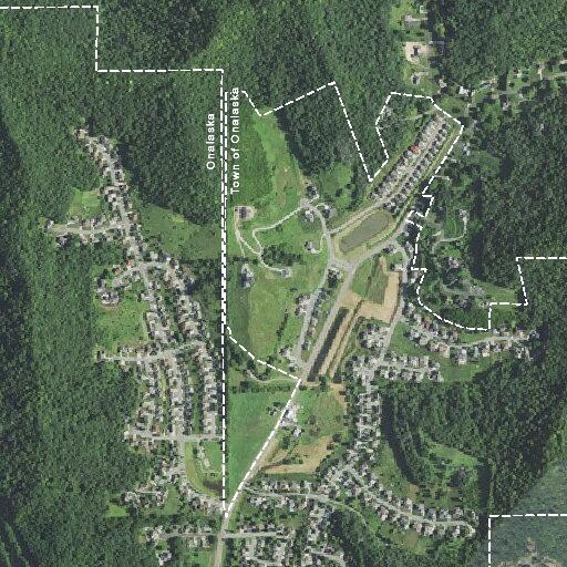 Suspicious vehicle at quarry trailhead in Onalaska