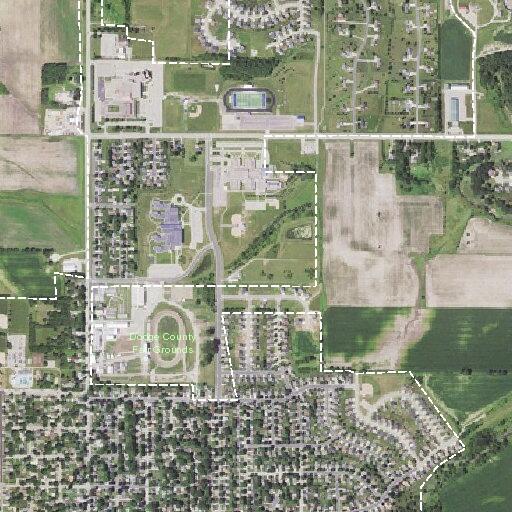 Loose pit bull reported near Walnut and Fourth