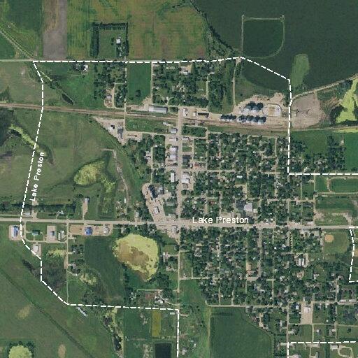 Man bitten by pit bull while checking mail in Lake Preston
