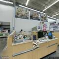 Person hit in face with frying pan at Walmart