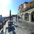 Man refusing to leave restaurant patio