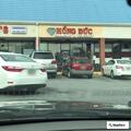 Dogs left in car at restaurant parking lot