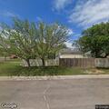 911 hang-up call near South Travis street