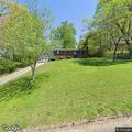 Father causing verbal dispute at Ivy Lane home