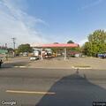 Woman takes man’s phone at convenience store
