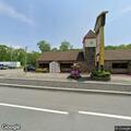 Minor traffic incident near a restaurant on PA-611
