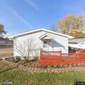Older woman fainted and injured knees near Poplar Street