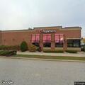 Woman at restaurant talks about self-stabbing threats