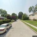 Suspicious person with red bag on Chester Avenue