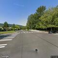 Stopped vehicle blocking Issaquah intersection