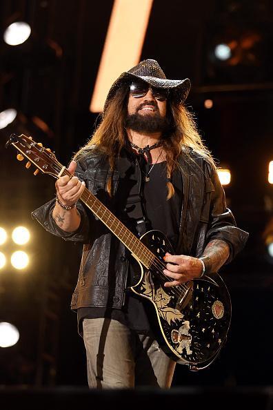 Billy Ray Cyrus’ Health: All About His Sepsis Diagnosis & Vocal Issues ...