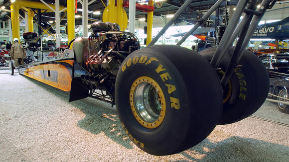 What makes a Top Fuel dragster so fast - NewsBreak