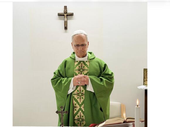 Pope Leo's doctors update details on treatment for lung cancer