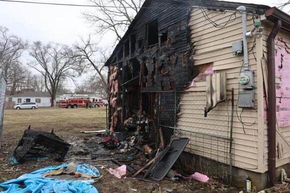 8 puppies and their mom rescued from Indianapolis house fire, family ...
