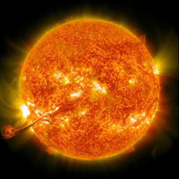 Massive Solar Eruption on Sun’s Far Side Hurls CME Toward Mars - NewsBreak