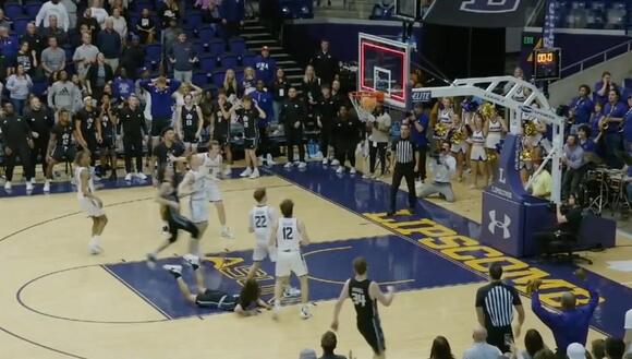 March Madness officially arrives with insane North Alabama buzzer