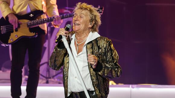 Rod Stewart, 81, Shares Encouraging Health Update After Undergoing ...
