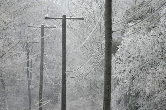 Ice from huge winter storm knocks out power around South, dumps heavy ...