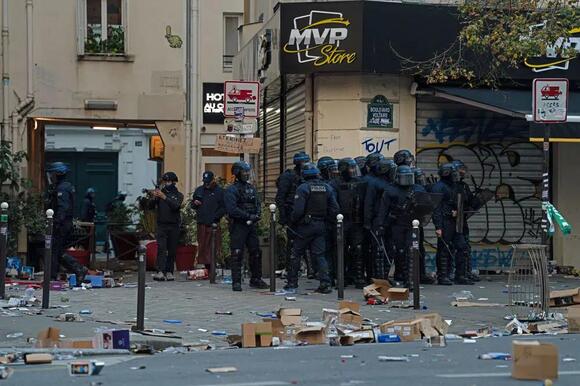 French Protests Are a Gift to Marine Le Pen's Extreme Right