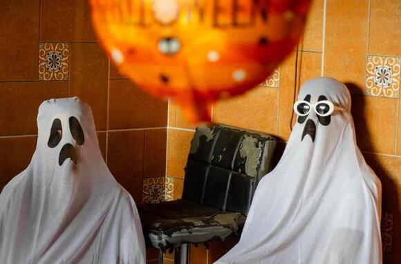 Why Ghosts Are Always Pictured Wearing White Sheets - NewsBreak