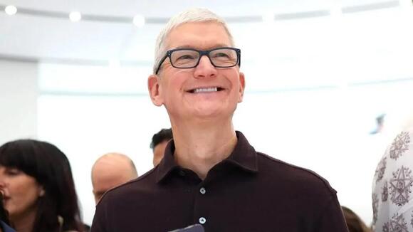 How Much of Apple Does Tim Cook Own? - NewsBreak