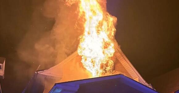 One Person Killed in Early Morning House Fire in Kansas City - NewsBreak