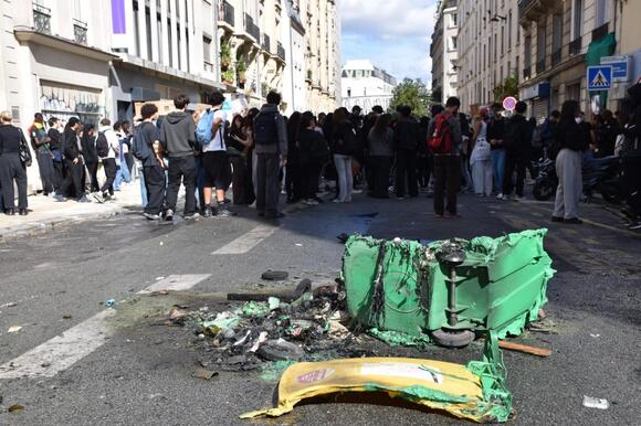 NYU Paris warns students to avoid antigovernment protests